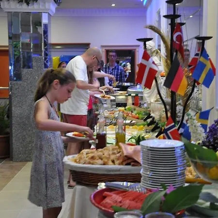 Otel Risus 2*