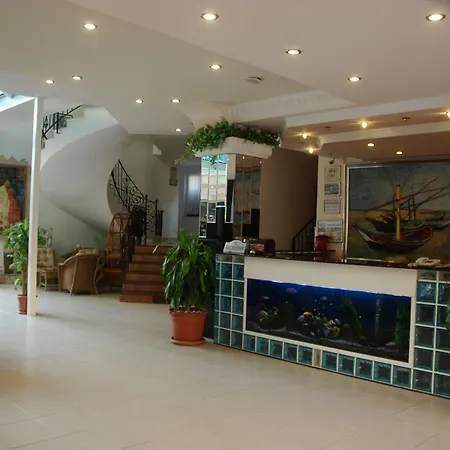 Risus Hotel