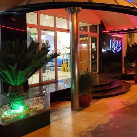 Risus Hotel 2*